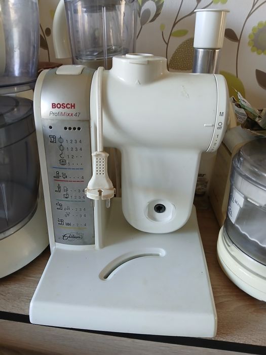 Кухоний комбайн Bosch с мясорубкой..