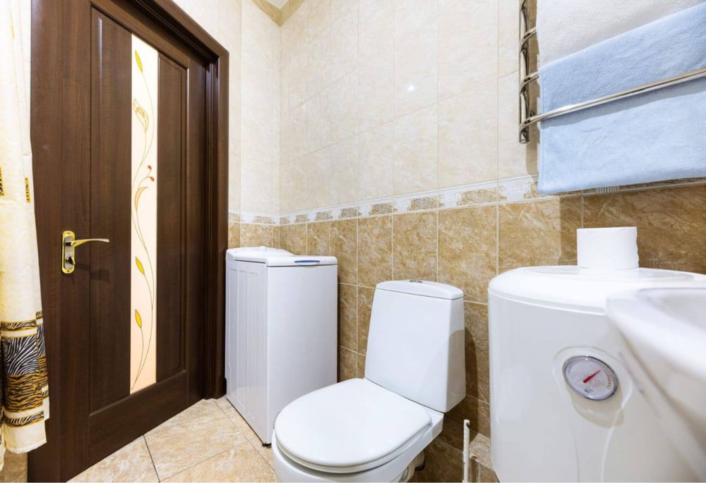 Вул Жилянська 118,поруч вул Липківського,5 хв до зал.вокзала