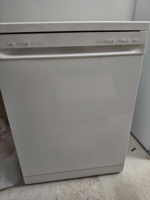 Maquina de Lavar Louça IKEA LAGAN 60cm TOTALMENTE NOVA(Nunca Usada)