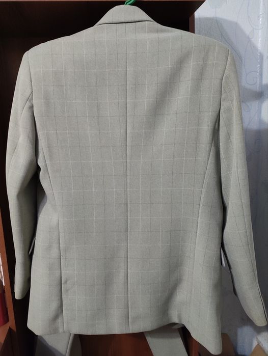 Продам чоловічий костюм