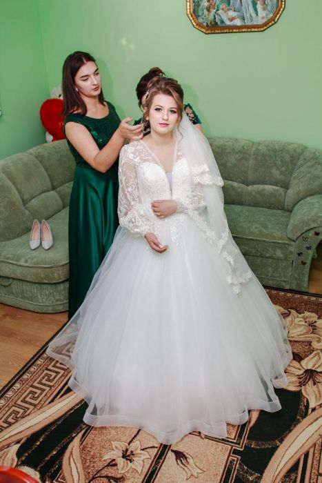 Продається весільна сукня