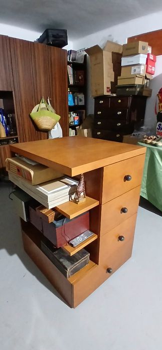 Móvel de quarto muito bom