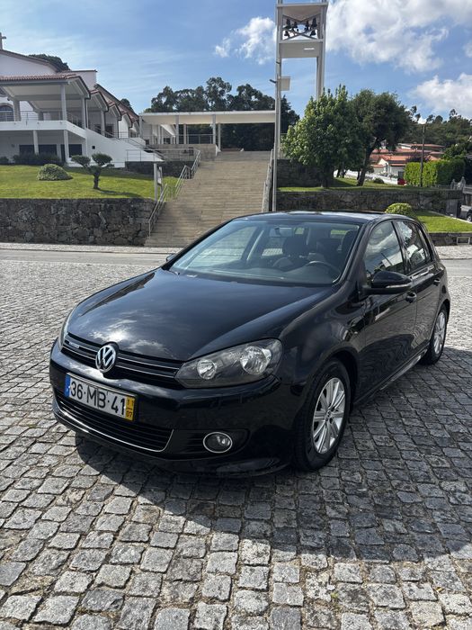 Volkswagen Golf VI 1.6 TDI Comfortline 105cv — 2011 | Preto Metalizado