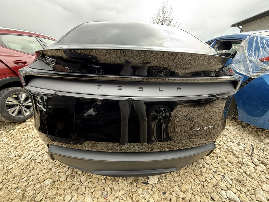 Кришка, ляда багажника Tesla model Y Juniper, Тесла модель У Джуніпер чорна.PX02