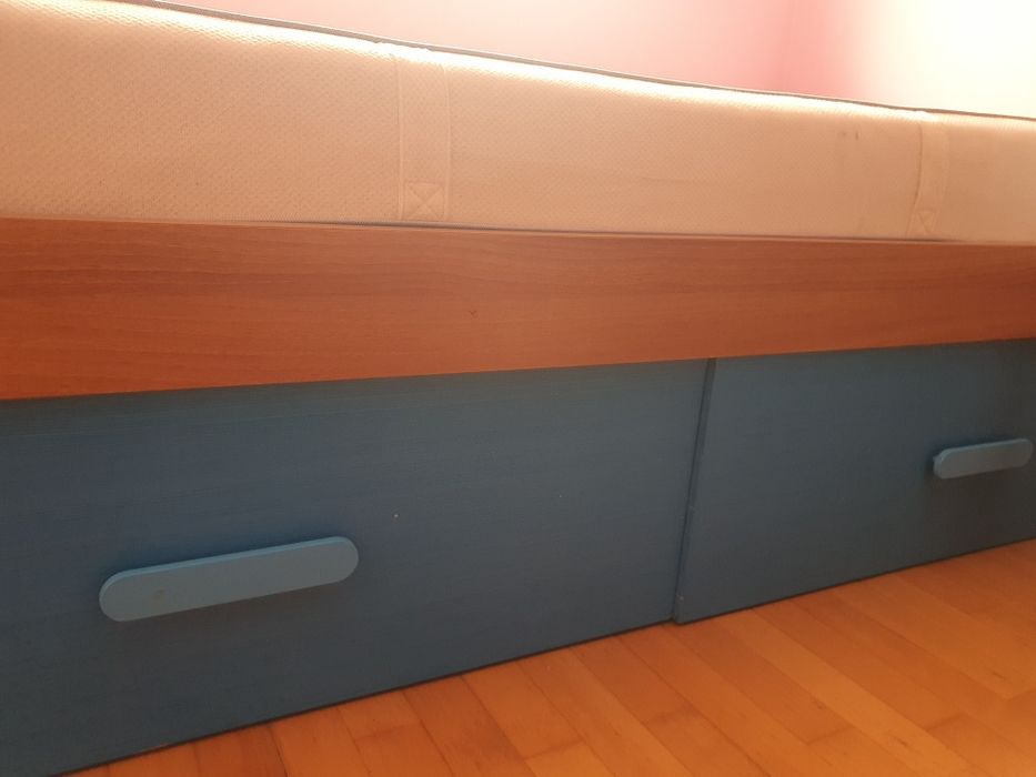 Cama de solteiro com colchão