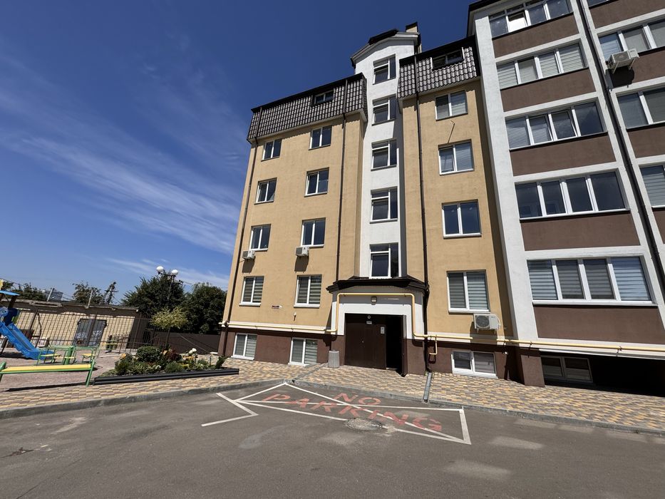 Продад 2к квартри с. Хотів