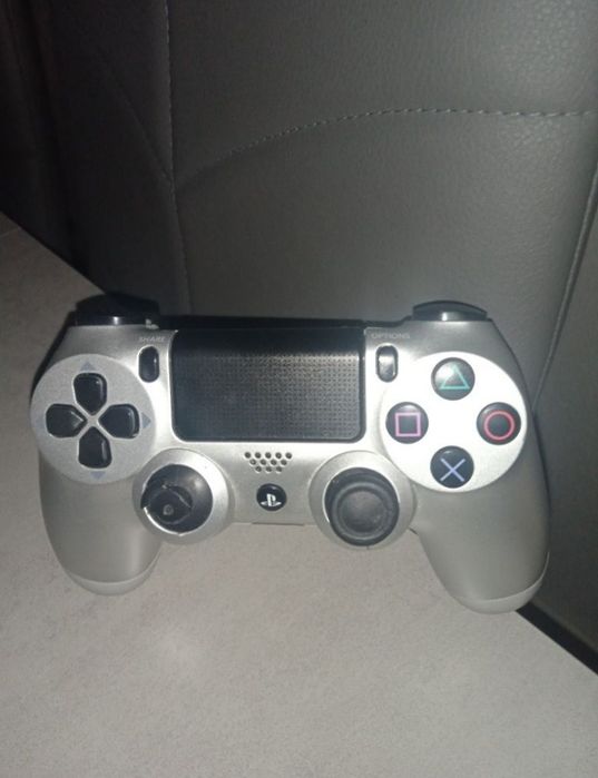 PS4 Slim Desbloqueada 500GB