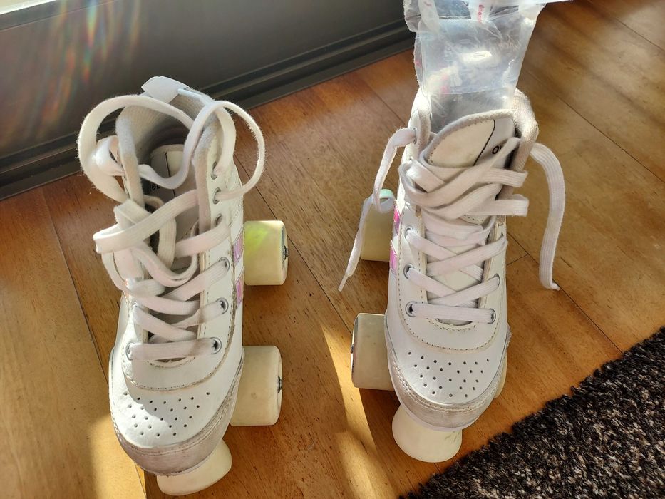 Kit de Patins e Acessórios em muito bom estado