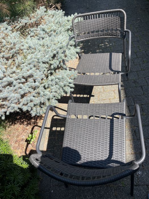 Sprzedam 2 krzesła ogrodowe IKEA LÄCKÖ — jak nowe!