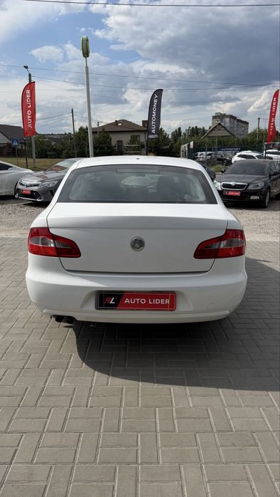 Skoda Superb Шкода Суперб 2012 р 1.6 дизель 5МКПП