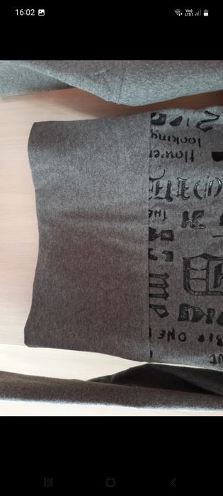 Bluzeczka z chińskimi znakami xs/s