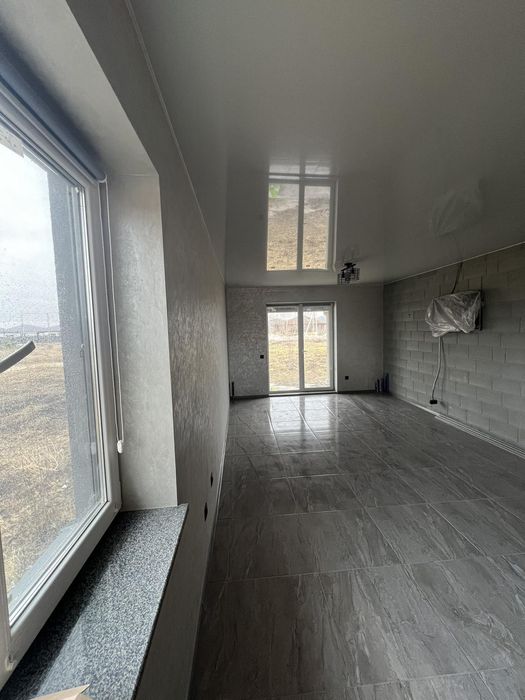 Будинок з ремонтом, гараж,центральне опалення, навпроти Журавлини.