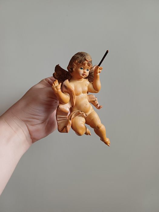 Anioł aniołek muzykant dyrygent zawieszka vintage figurka na choinkę