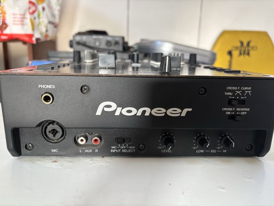 Mesa de mistura Pioneer DJM- T1