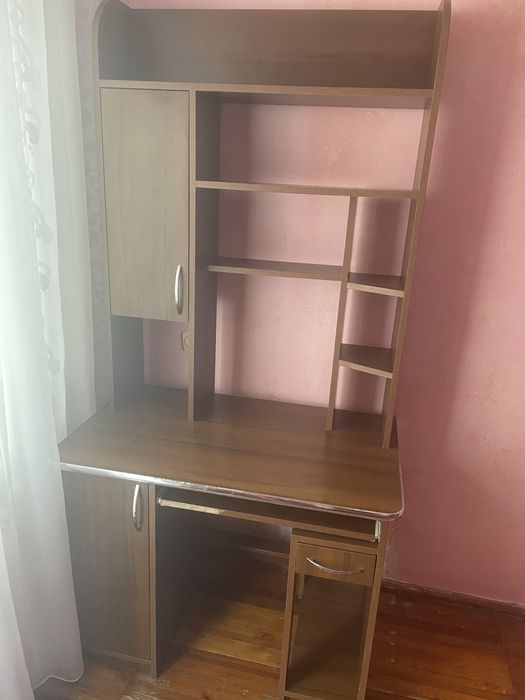 Стіл письмовий, дизайнерський, 1 м х 60 см х 2 м