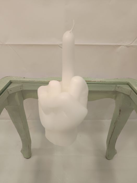 Velas em forma de mão