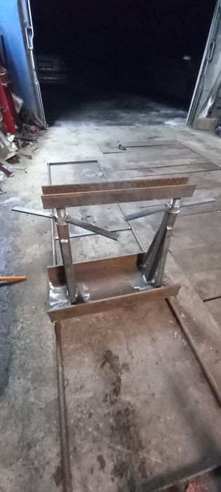 Wózek do rozjerzdzania rozpoławiania ciagnika