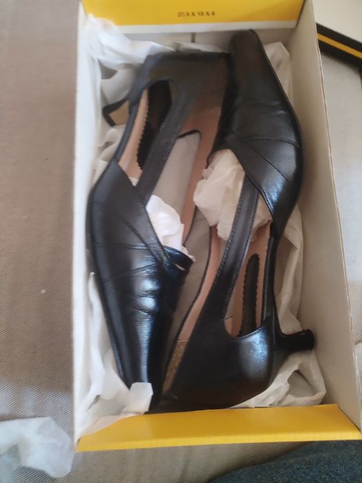 Sapatos de Salto Clássicos Guinot em Pele N.º 37 (Como Novos)
