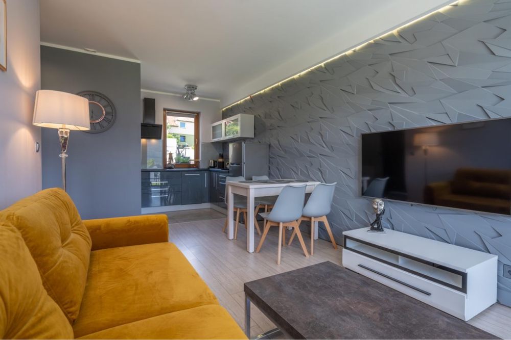 Apartament z prywatnym tarasem oraz z panoramicznym widokiem na Góry