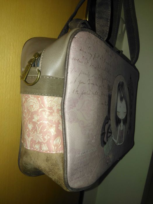 Mala Nova com etiqueta