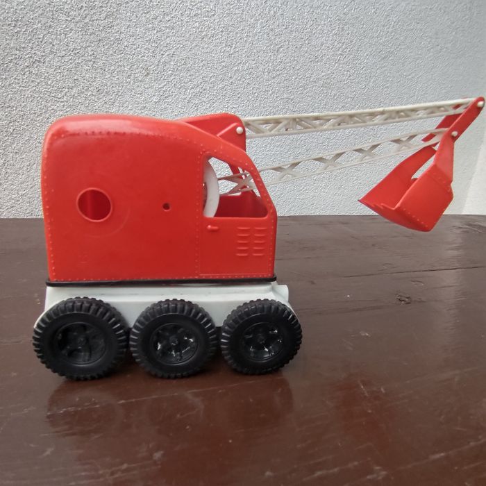 Koparka zabawka z prl-u