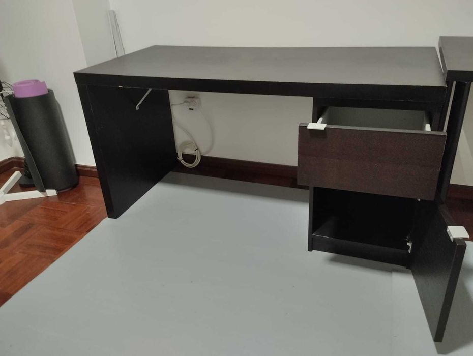 Secretária de Madeira Escura | Póvoa de Varzim