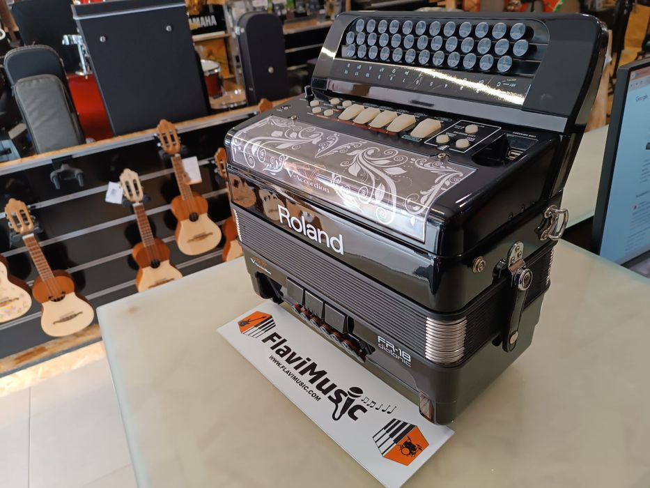 Concertina Roland FR18