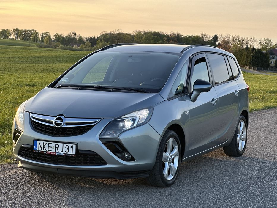 Opel Zafire Tourer 2012r - plus Hak Rodziny