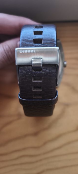 Relogio diesel castanho