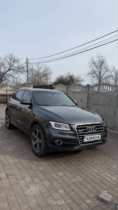 Audi sQ5.