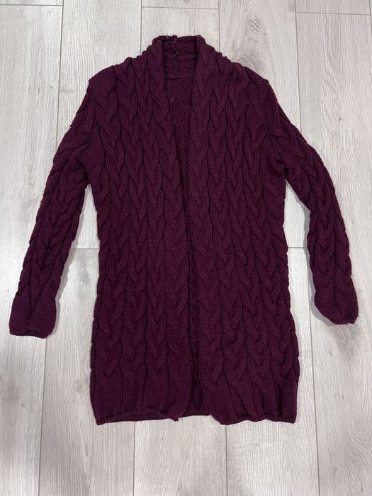 Жіночий вʼязаний кардиган