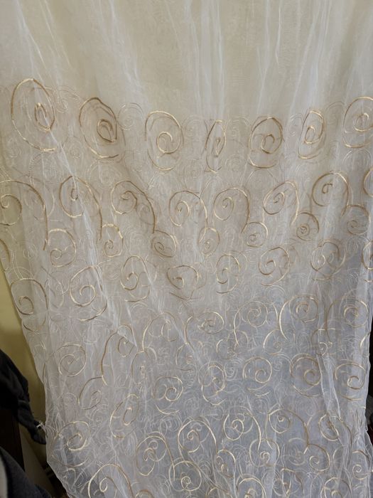 Тюль велика 2.40 на 4.80см.