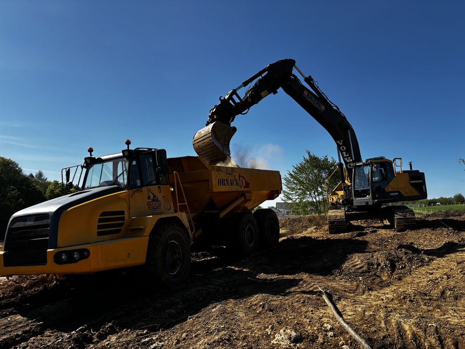 Prace ziemne/ Wyburzenia / transport niskopodowoziowy oraz kruszyw