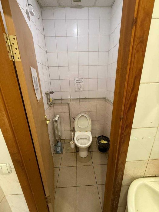 Оренда офісного кабінету 27,8 м2 смт. Чабани поруч Фора, ТРЦ Чабани Молл.