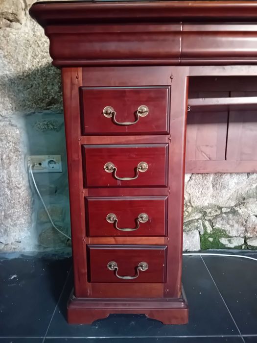 Secretaria em cerejeira