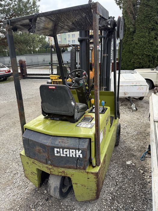 Wózek widłowy akumulatorowy CLARK TM15 triplex