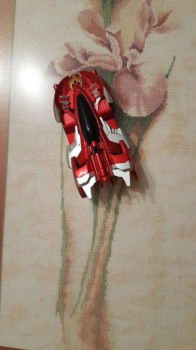 Антигравітаційна машинка на пульті