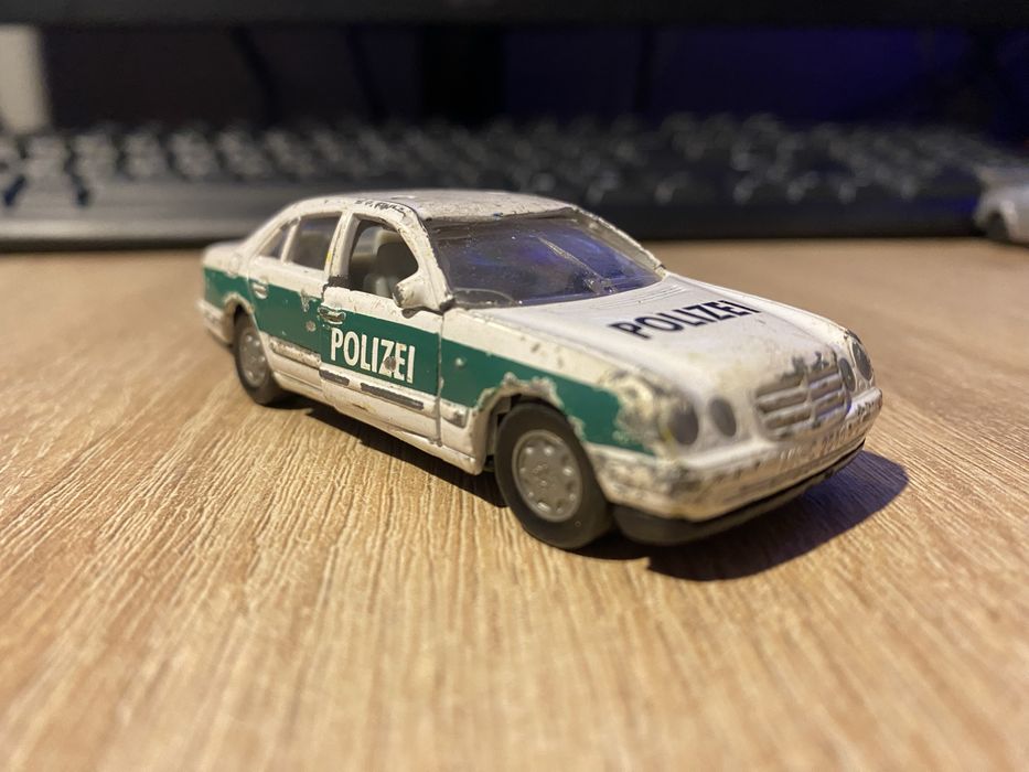 Mercedes-Benz E230 Polizei SIKU