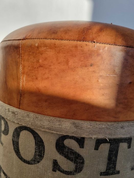 puf ze skóry J-line