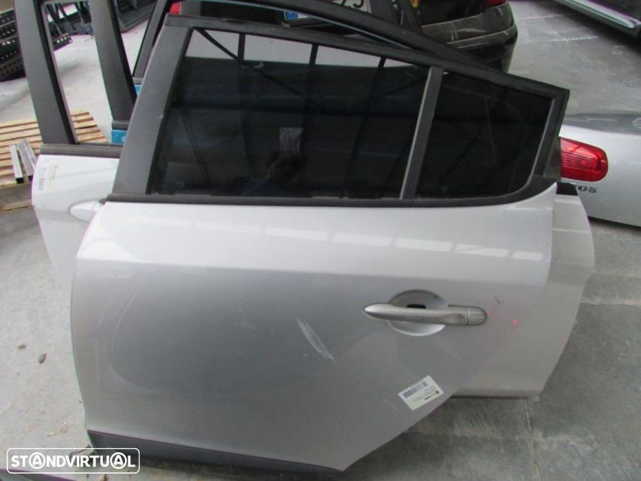 Porta Tras Esquerdo Megane III do ano 2011
