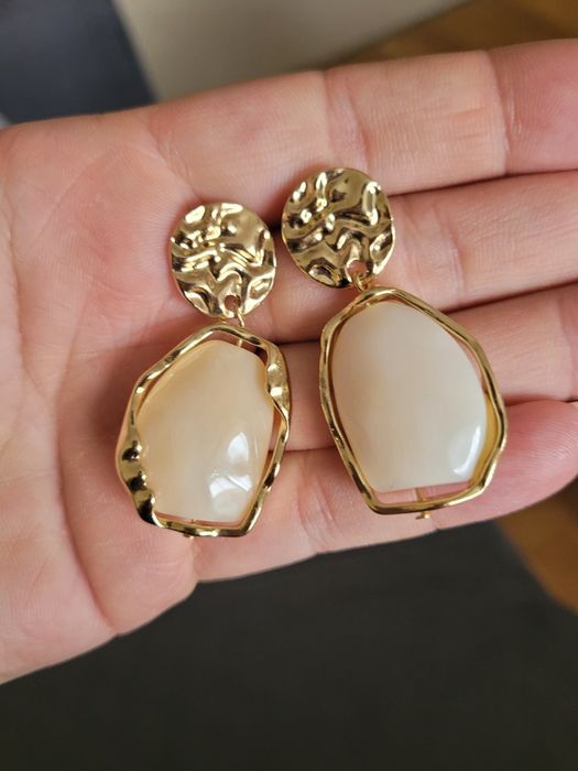 Kolczyki kamienie wizytowe