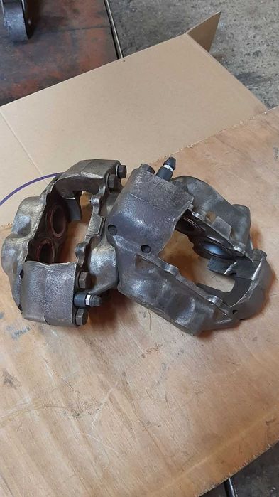 Супорт передній Форд Транзит ЛДВ Конвой ДАФ 400 R15 R16