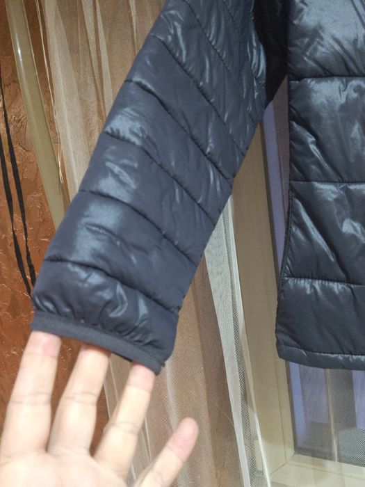 Куртка на дівчинку