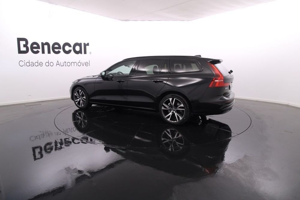 Volvo V60 2.0 B4 Plus Dark Auto