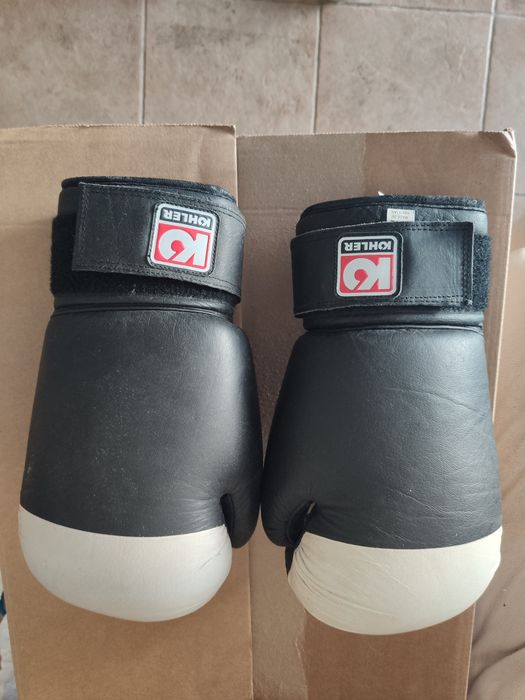 Saco e luvas de boxe como novos