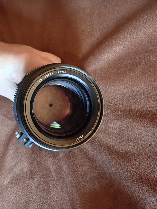 Zeiss Milvus 85mm f1.4 ZF.2 / Canon
