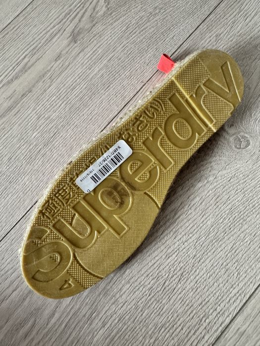 Piękne neonowe espadryle Superdry
