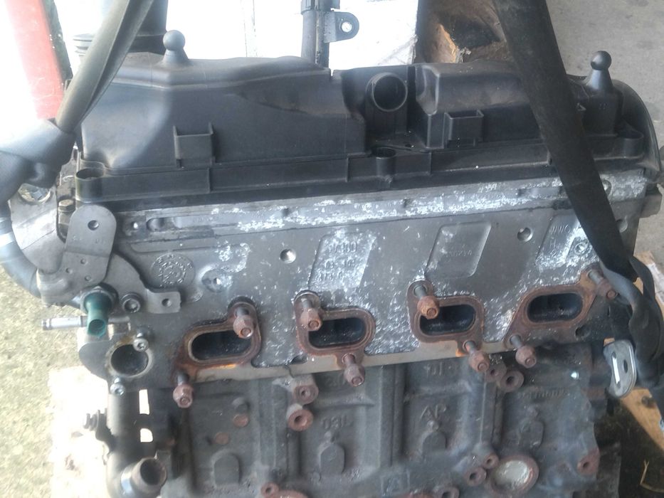 osłona rozrzadu podstawa filtra oleju egr  vw t5 t6 2.0tdi CAA