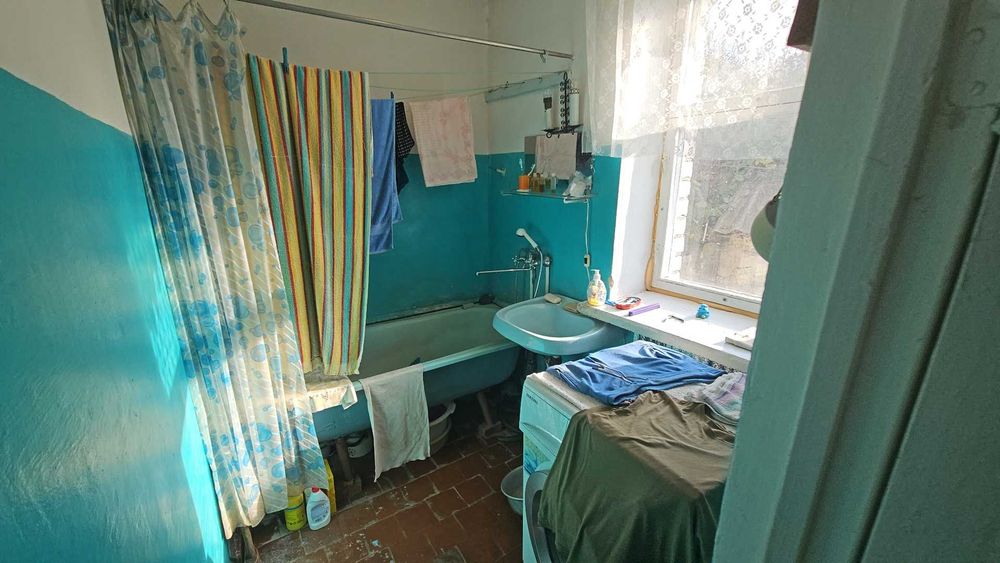 Капітальний будинок поруч з центром міста Баришівка 22 сотки - Є Відео