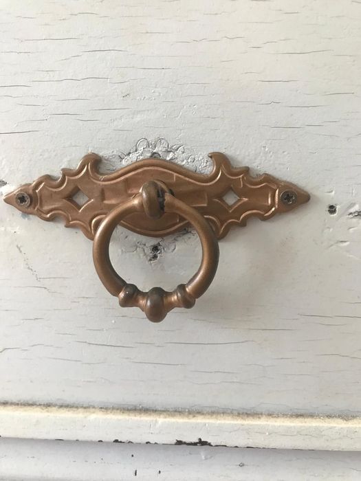 Credencia branco em razoável  estado para restauro